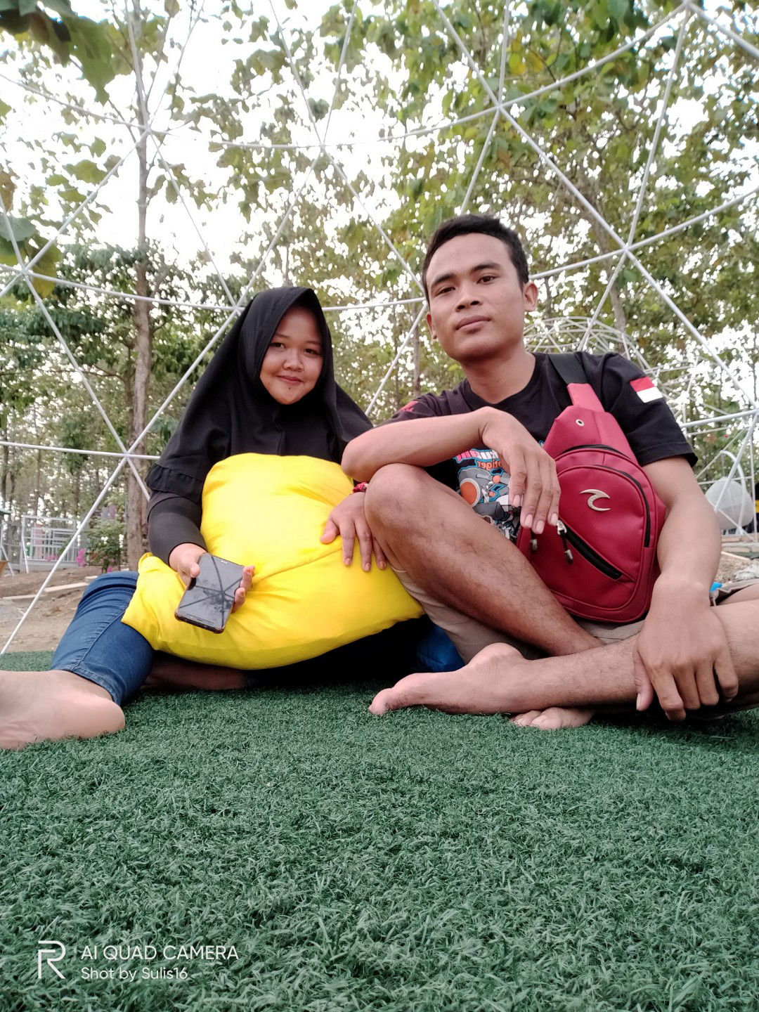 Desi Ratnasari profile icon