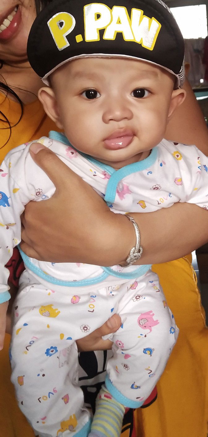 tengkurap dan angkat kepala