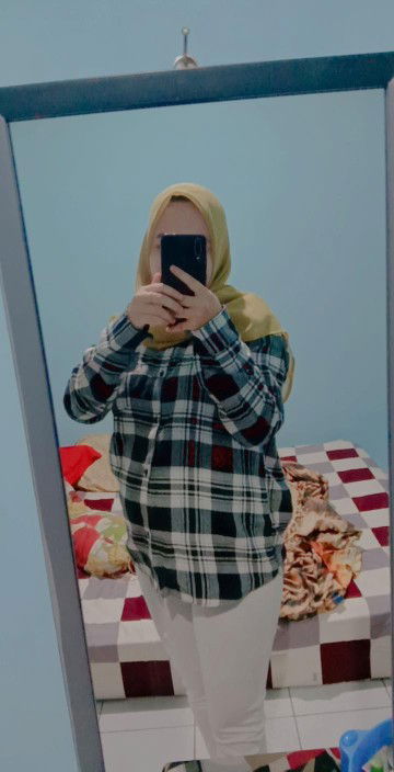 Putri Pratiwi profile icon