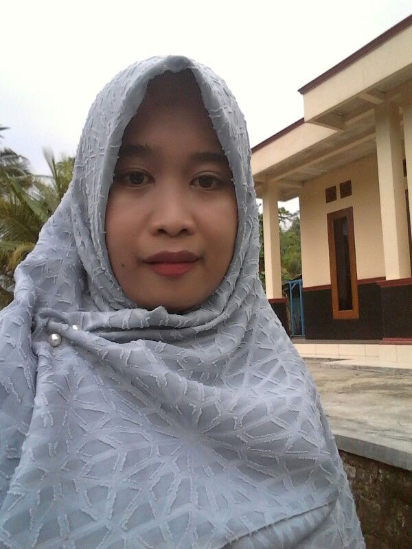 Putri Renata profile icon