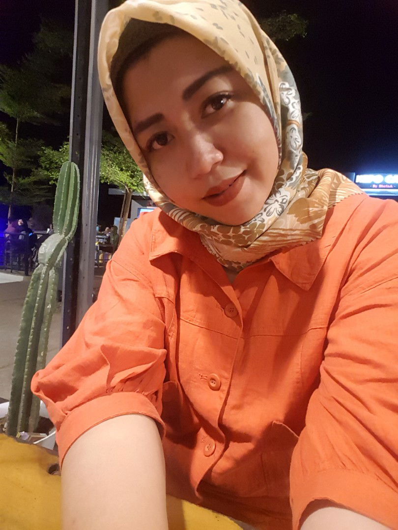 Indah Wahyuni profile icon