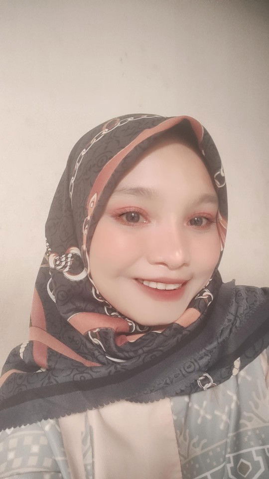 Dewi Nur halifah profile icon