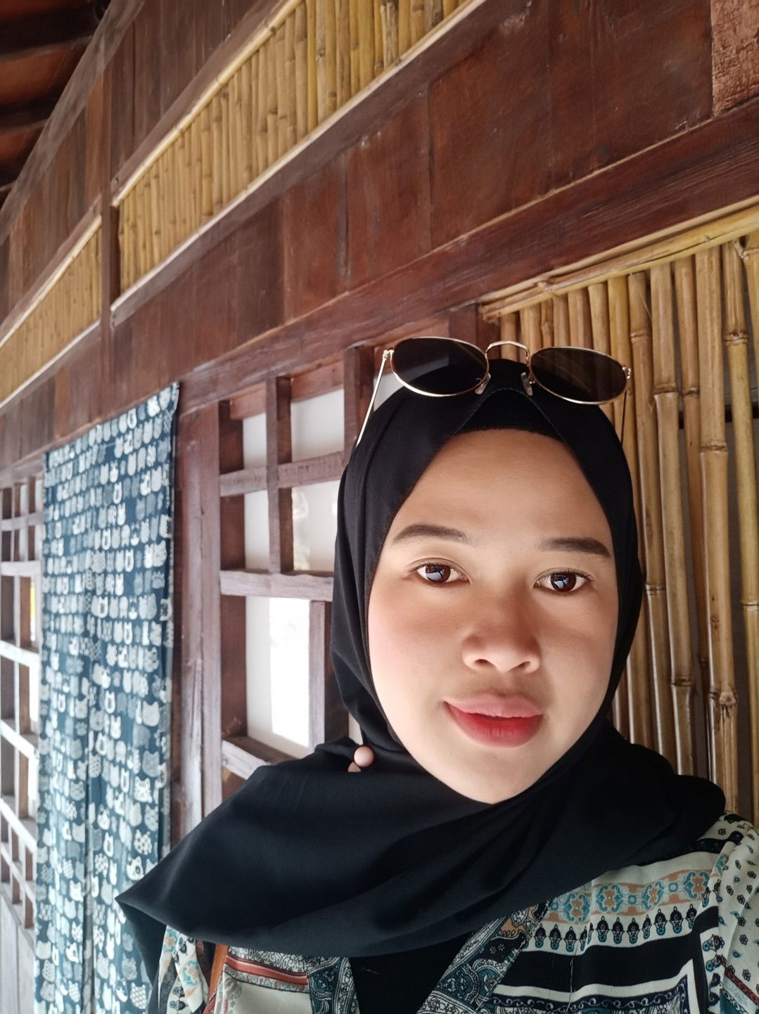 indah latifah profile icon