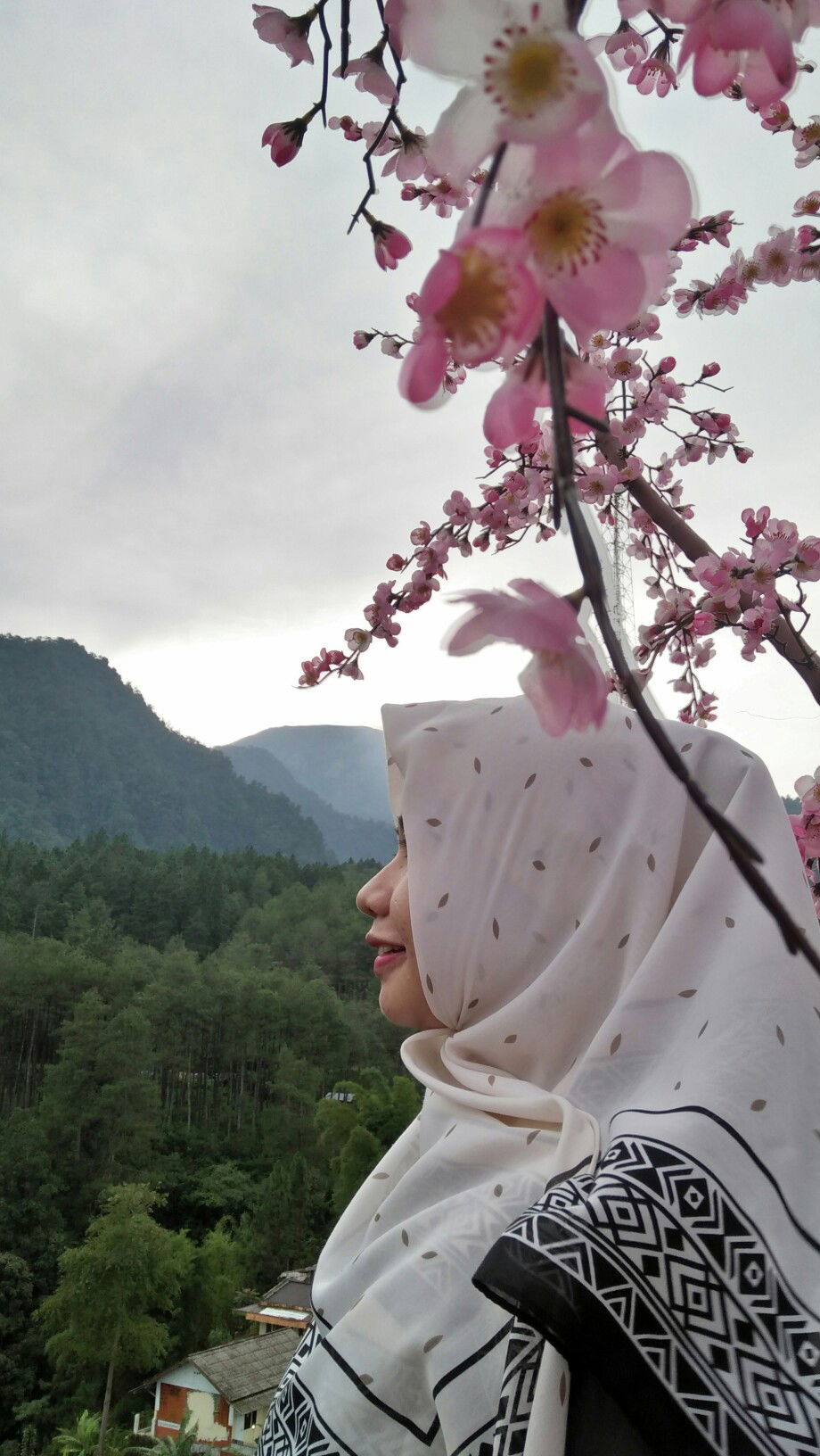 Mutiara Bred profile icon