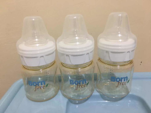 Born free feeding bottles