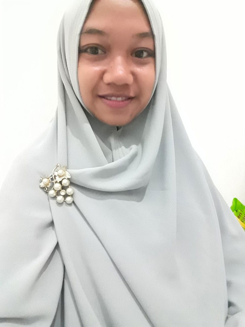 Nur Iis  Apriyani profile icon