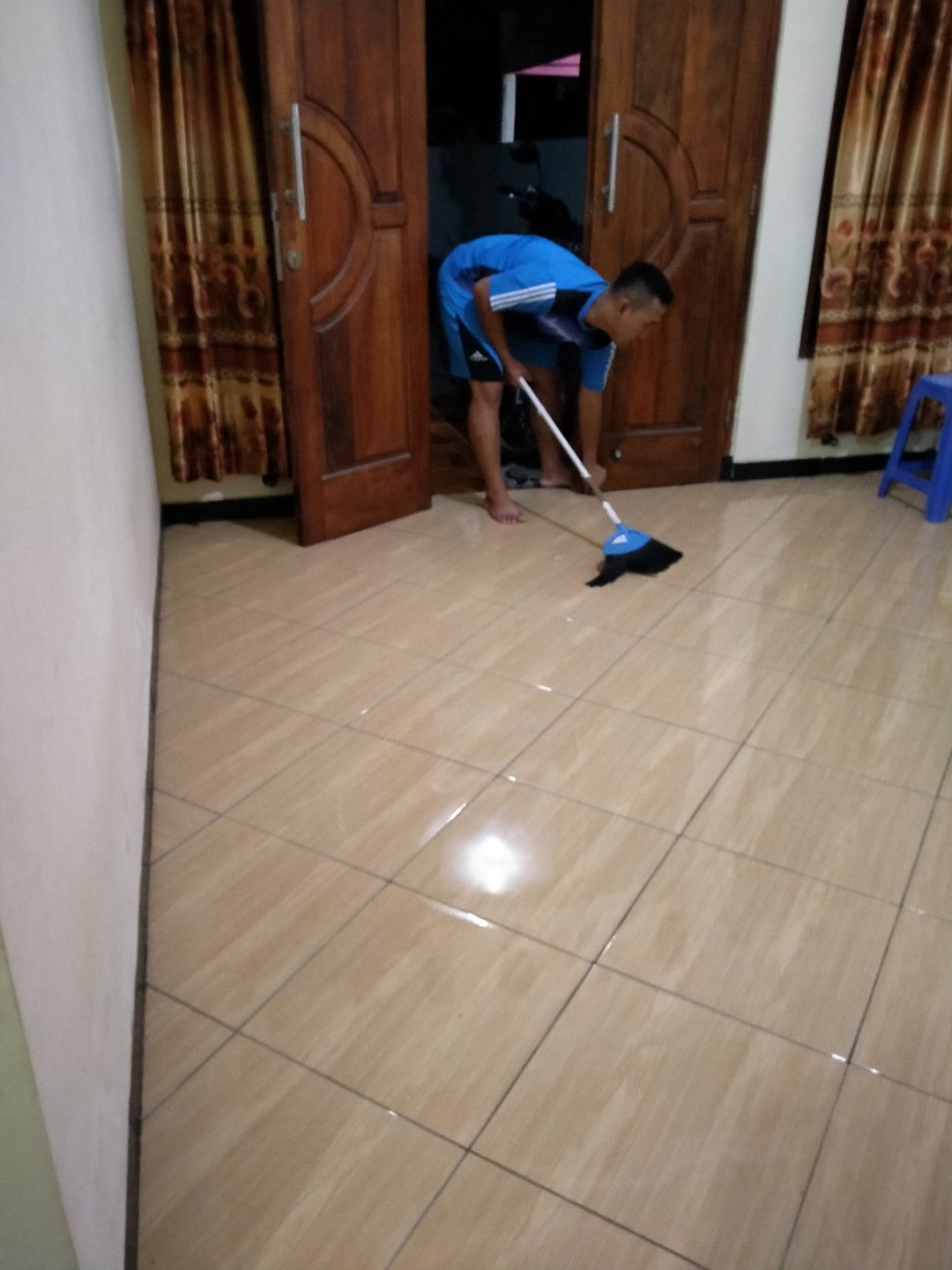 suamiku hoby bersih bersih rumah