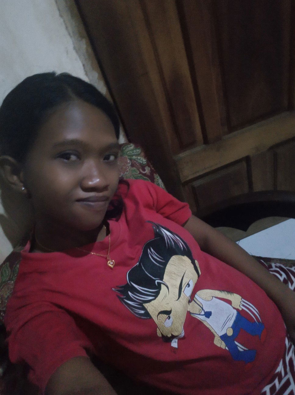 keliatan kecil perut nya