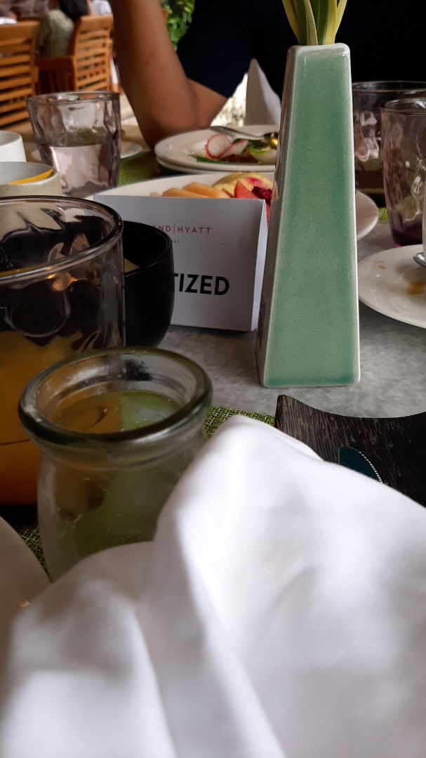 Ratna Nur profile icon