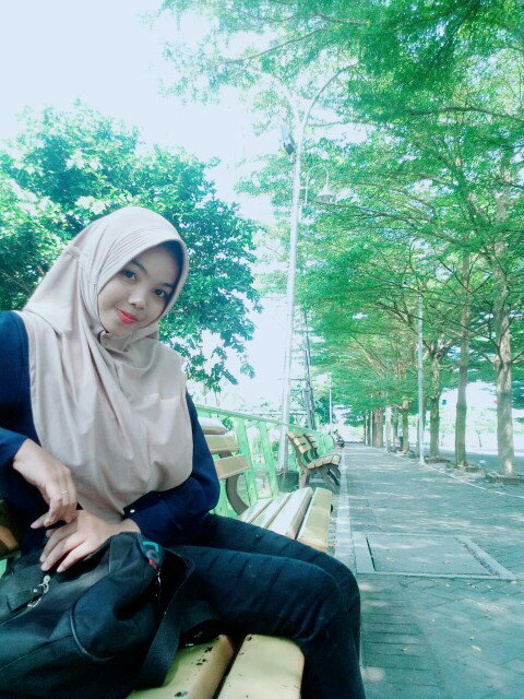 Farah natasya profile icon