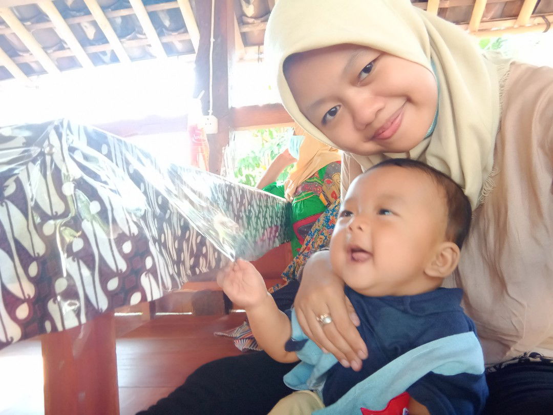 Yuni Lestari profile icon