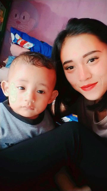 Riri Azzahra profile icon