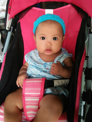 ที่มองกล้องแล้วหน้านิ่ง จะเก็บรอยยิ้มไว้มองหน้าเธอ