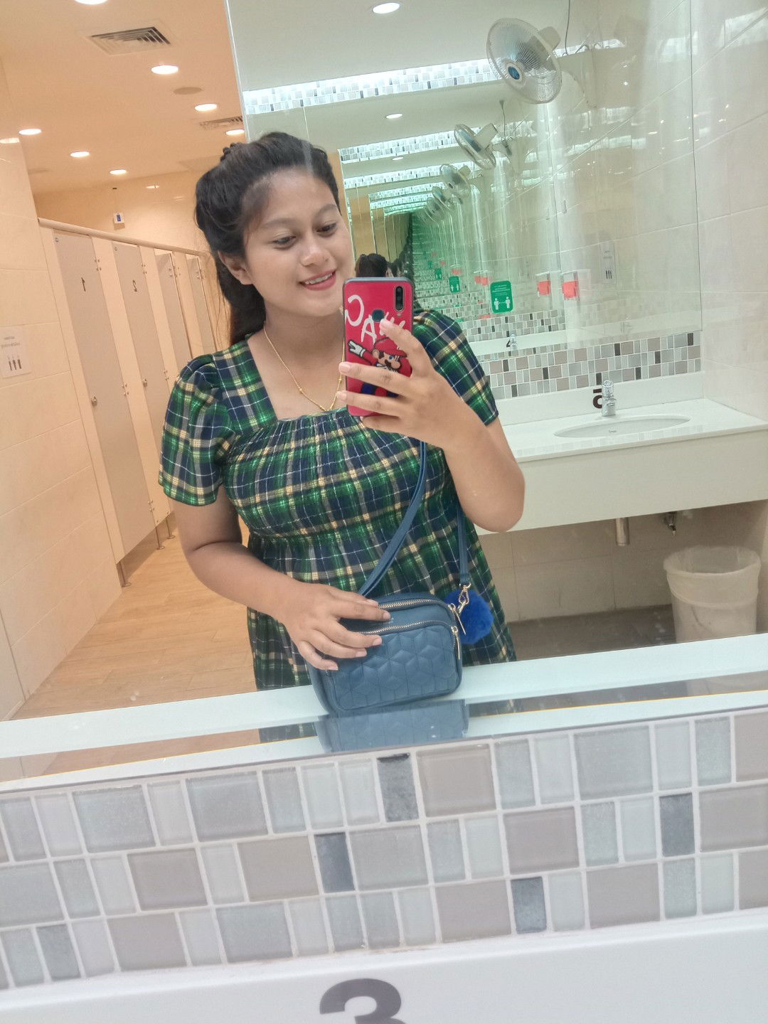 ระพีพัฒน์  แด่หวา profile icon