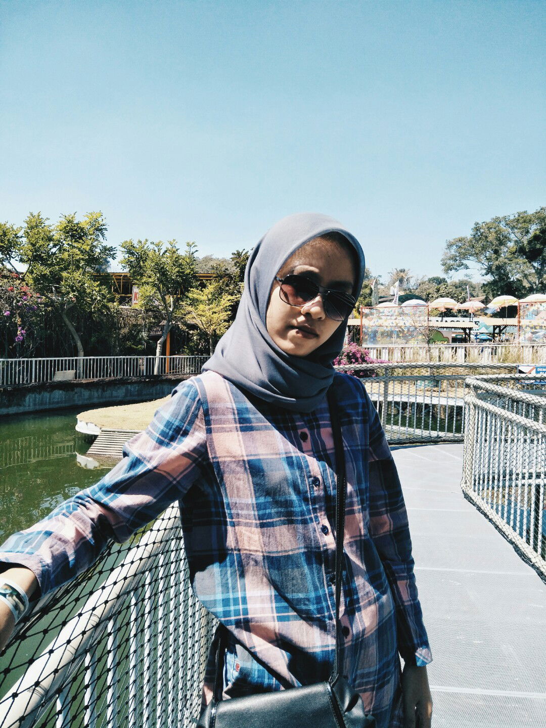 desy ratna profile icon