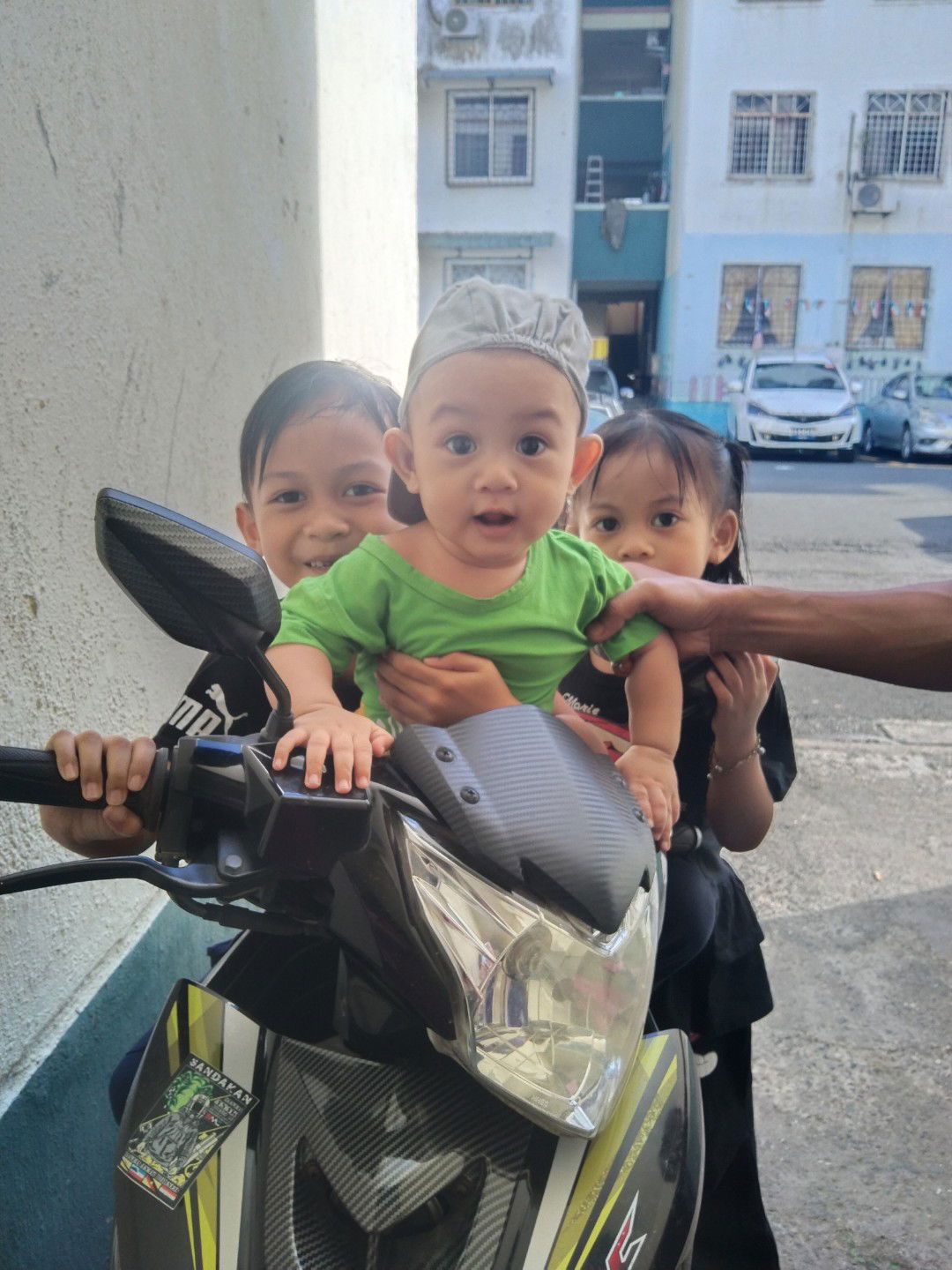 SherlYana Amad profile icon