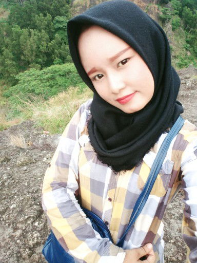 Emilia Safitri Uchil profile icon