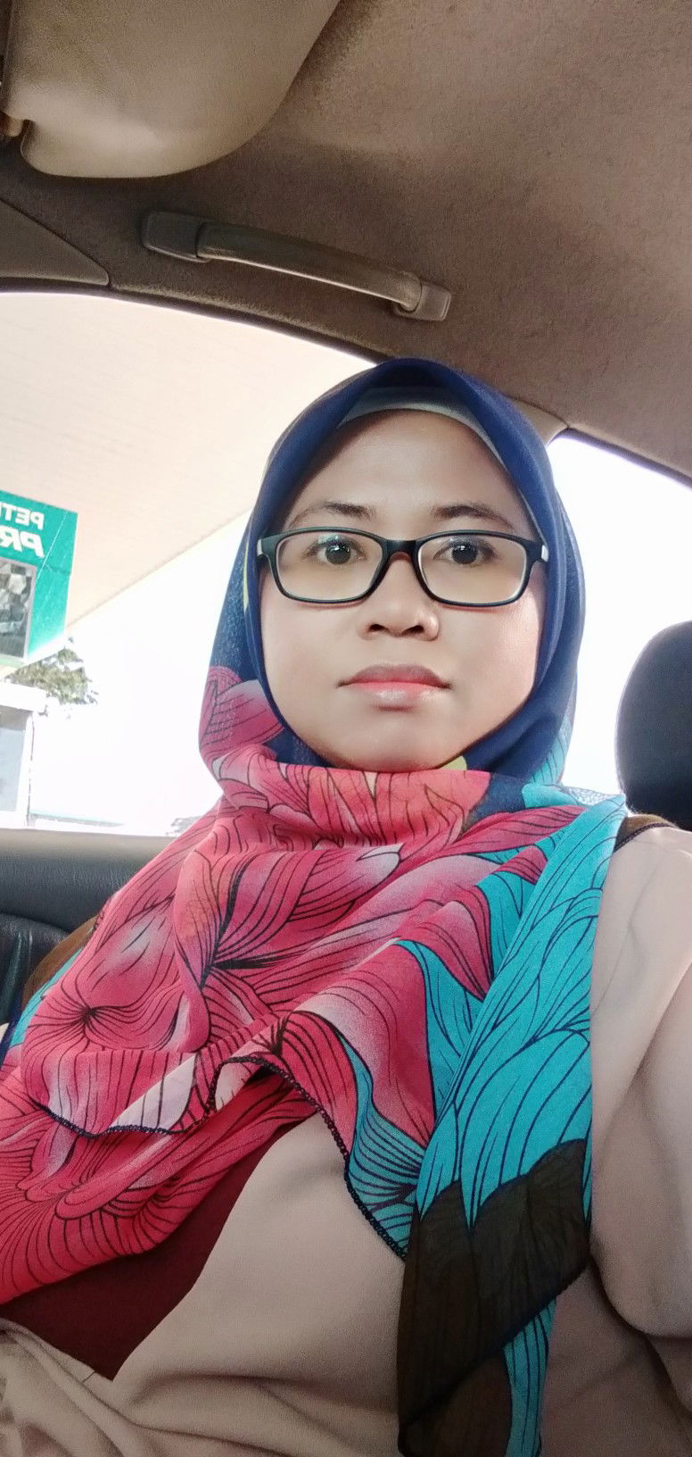 AiniNazuha Zaini profile icon