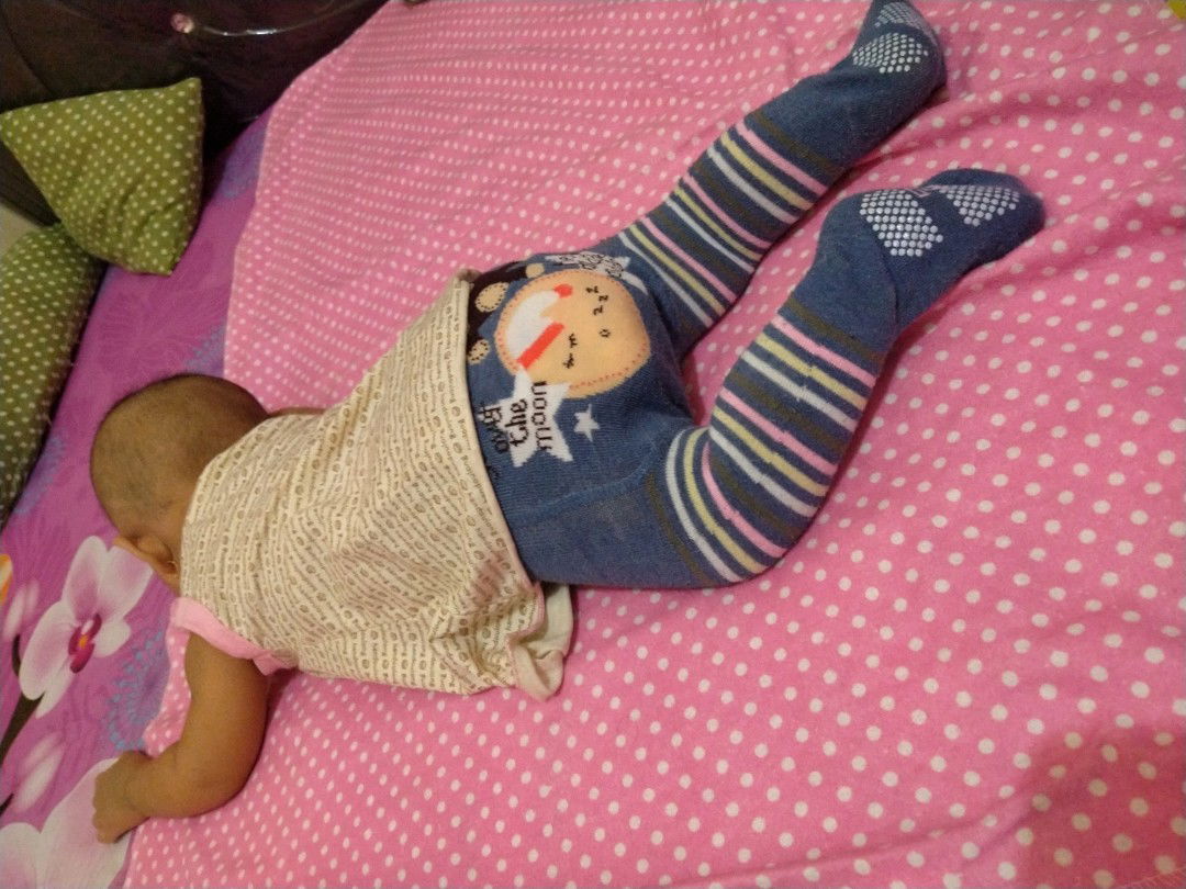 bayi 6bulan tidur tengkurap