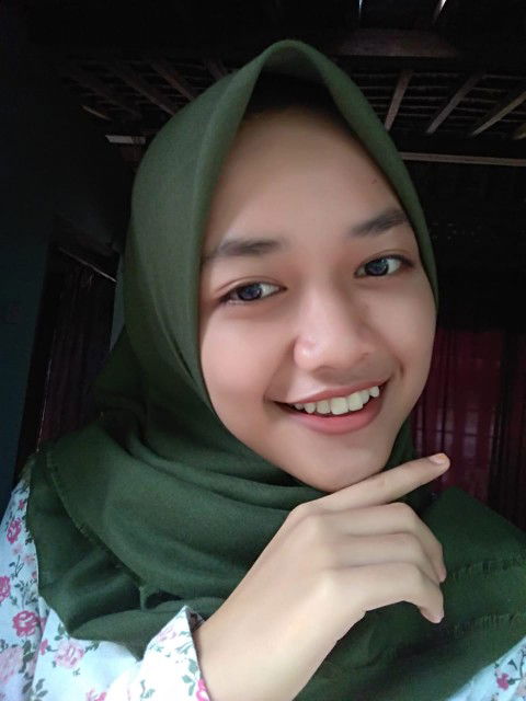 Sri Wahyuni profile icon