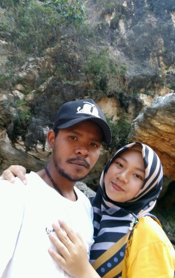 Desi Indriyani Taufik Hidayat profile icon