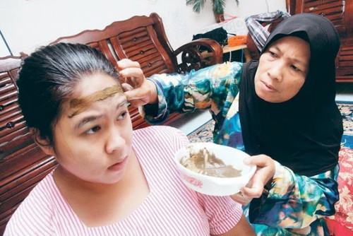 Amalan Berpantang Selepas Bersalin