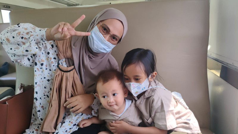 Rina Riani profile icon