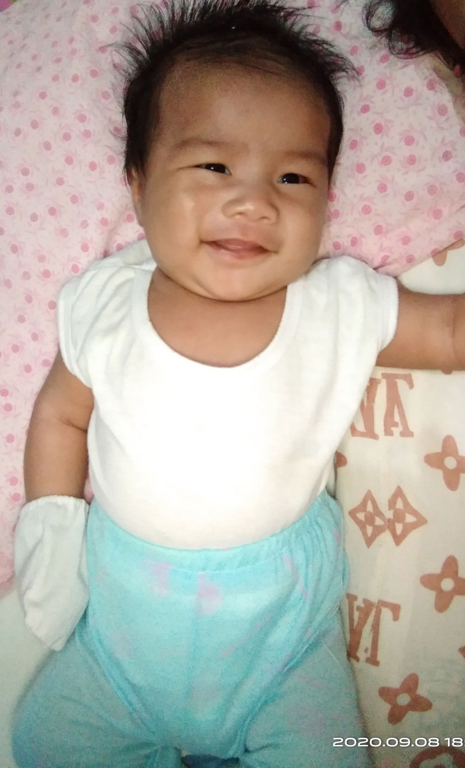 baby boy angel profile icon