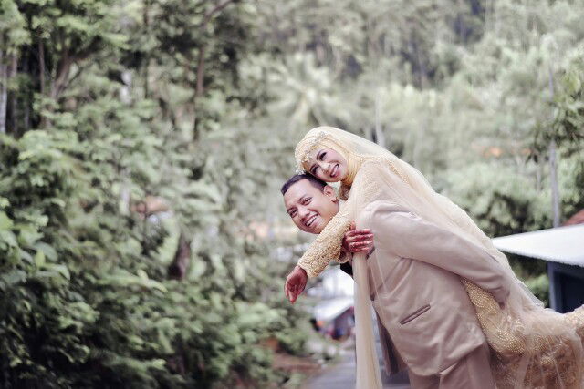 Tri Wahyuni profile icon