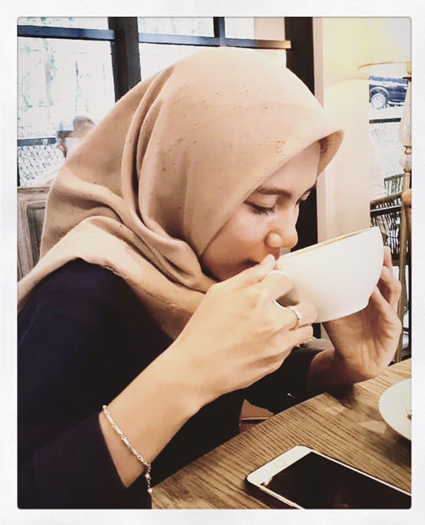 Esti Novianna profile icon