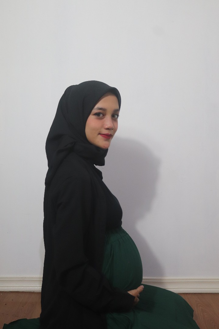 Intan Ayu Ratnasari profile icon
