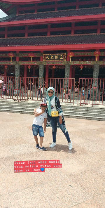 Dewi Nizam profile icon