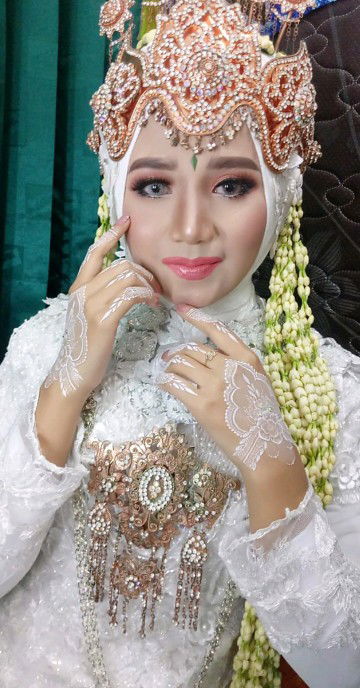 Yulia Anggraeni profile icon