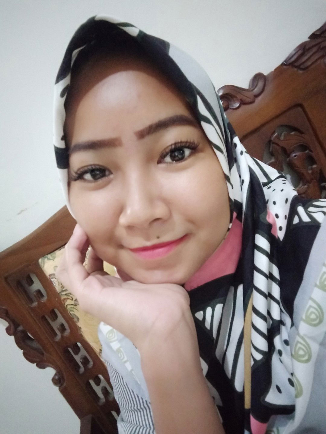 Dewi Ratnasari profile icon