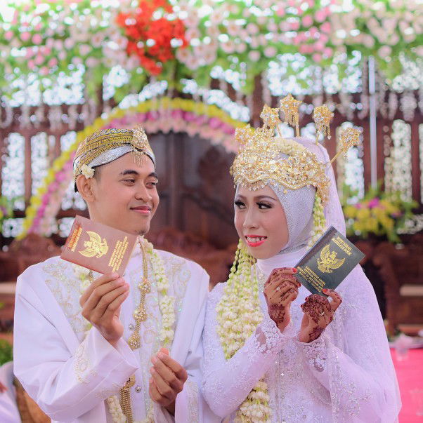 Indah Dewi profile icon