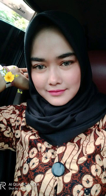 Sarah Laila Sofia profile icon