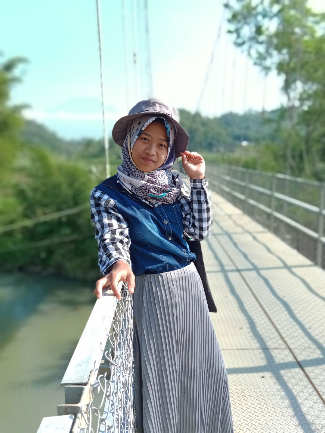 anisatun profile icon