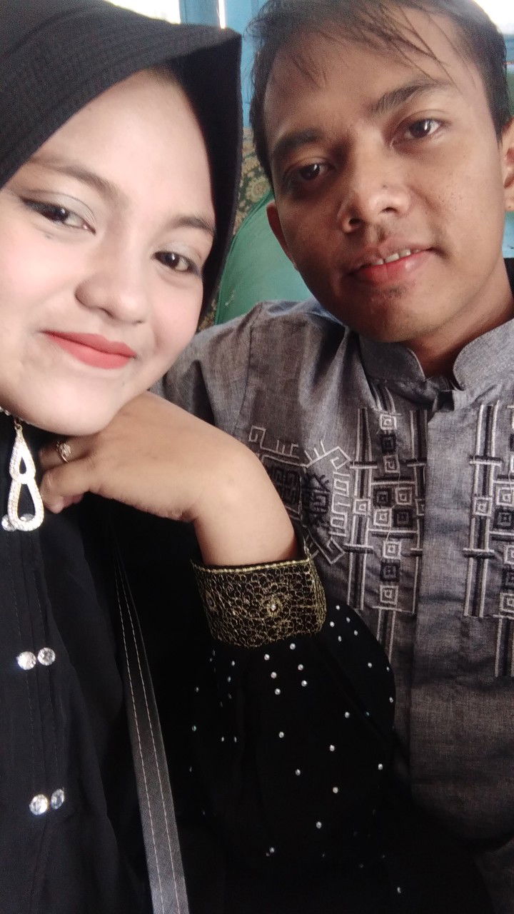 dina ulya profile icon