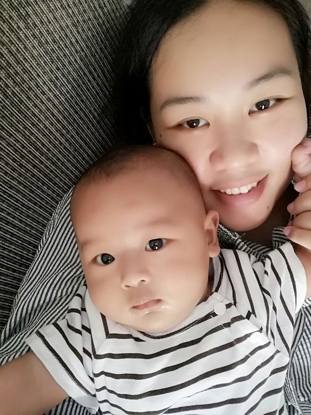 Reviana Aprisenia profile icon