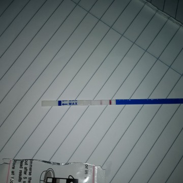 upt strip +ve tapi clearblue -ve.ples share
