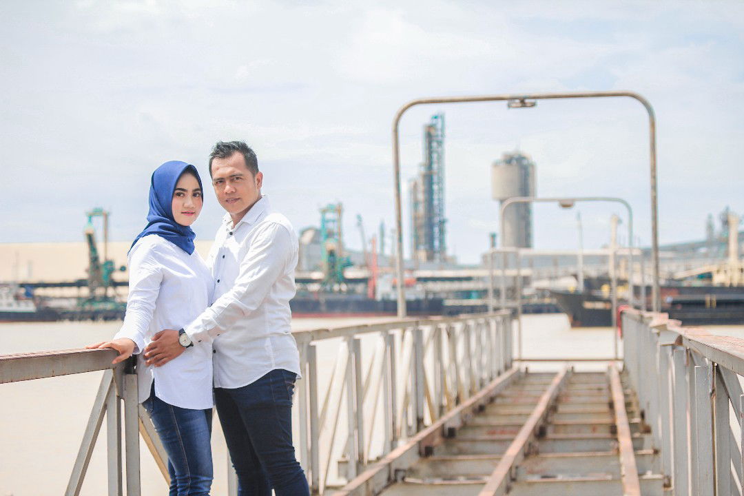 ayu lestari profile icon