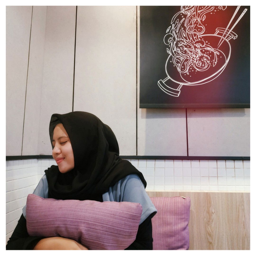 Izmi Dhea Fradeska profile icon