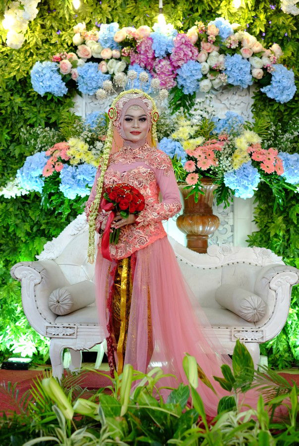 Indah Listiani profile icon