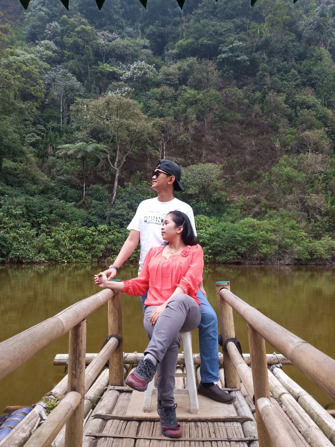 putri indah sari profile icon