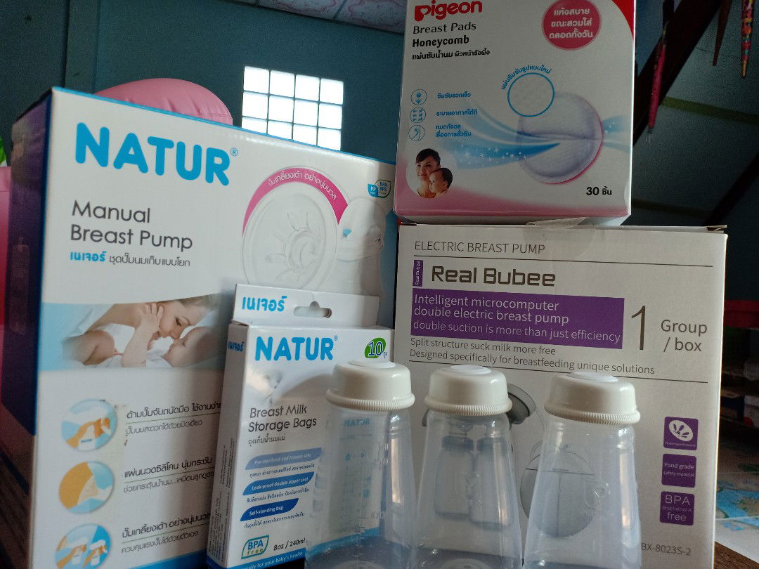 เครื่องปั้มนม