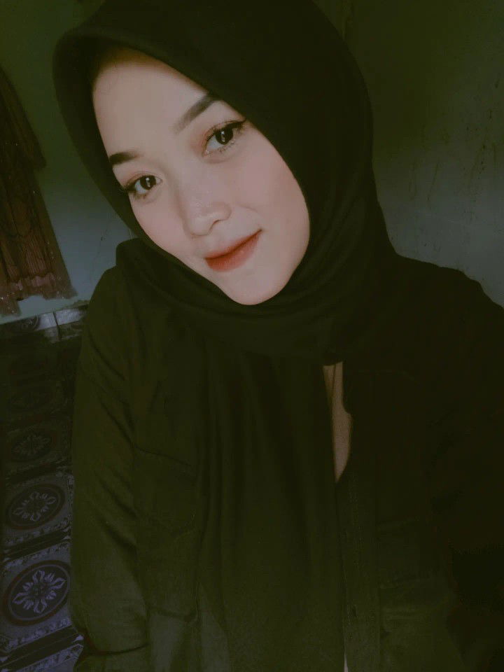 Titania Yuliani profile icon