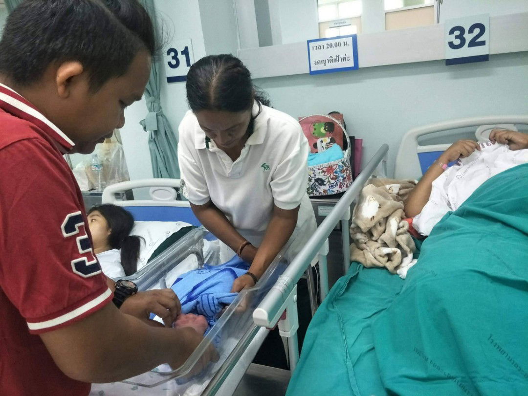 หลังคลอดแบบบล็อคหลัง