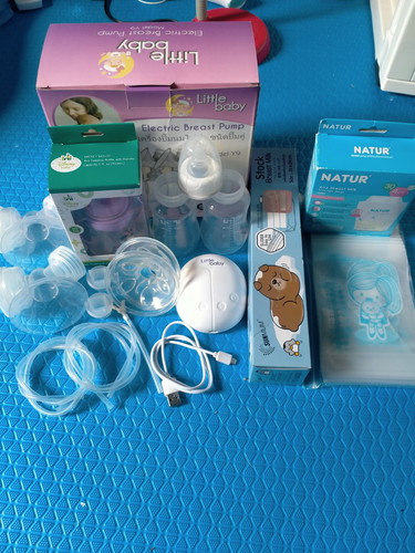 ส่งต่อเครื่องปั๊มนม+ถุงเก็บน้ำนม สภาพดี อุปกรณ์ครบ