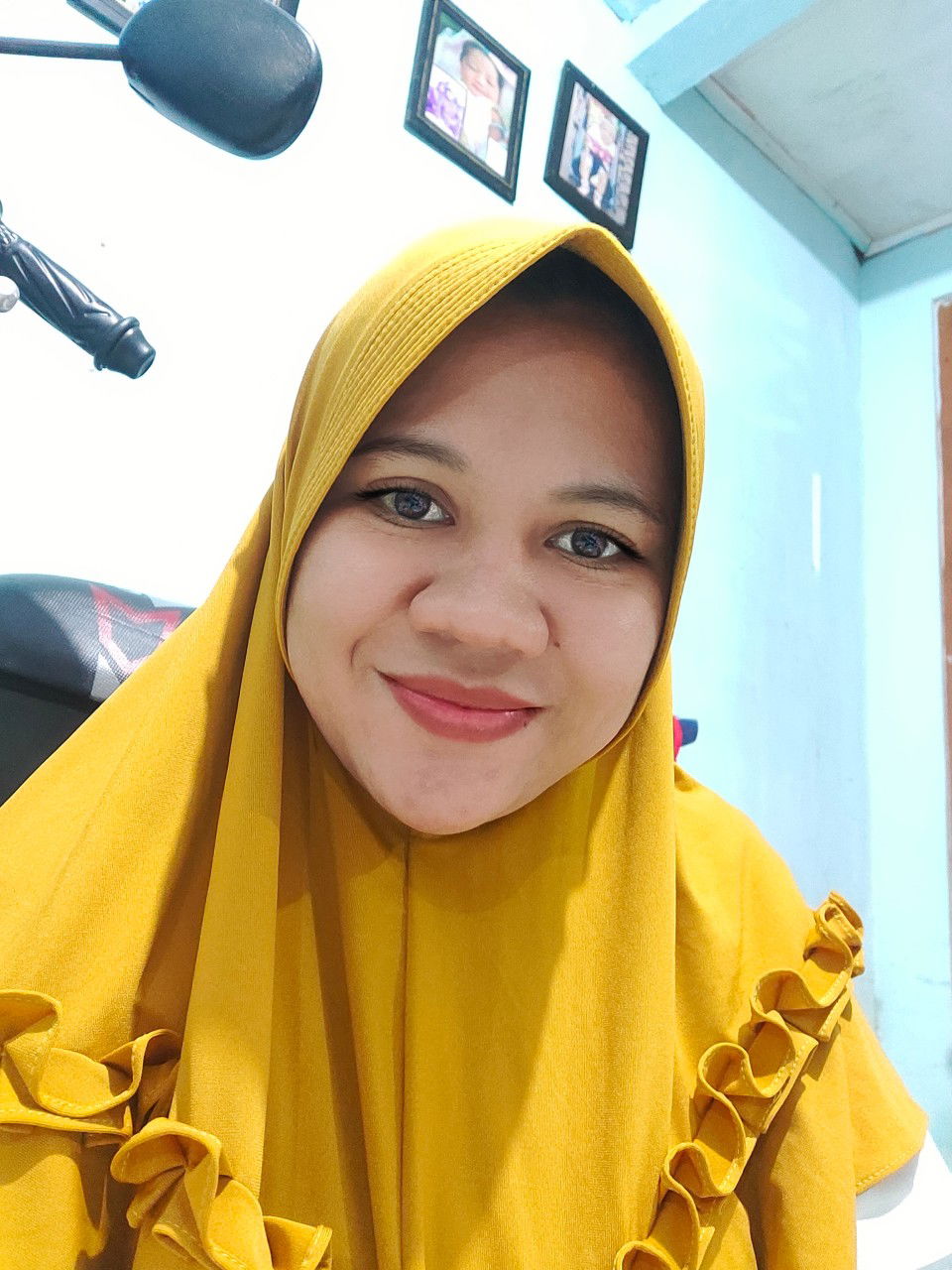 ms. sari profile icon