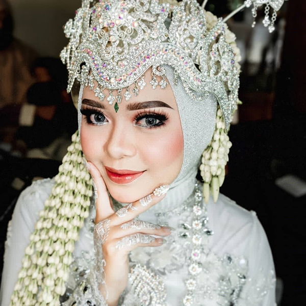 Deriz Rahmaliani profile icon